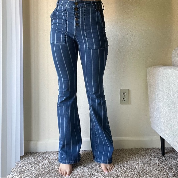 High Waisted Jeans - Picture 3 of 3